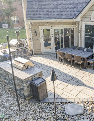 Professional landscaping service LawnScapes provides residential yard maintenance and seasonal lawn care solutions.