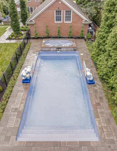 Professional landscaping service LawnScapes provides residential yard maintenance and seasonal lawn care solutions.