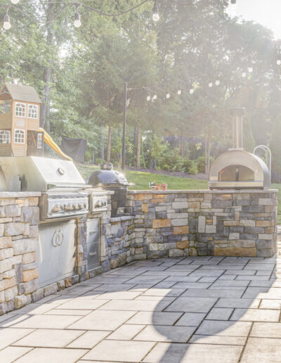 Professional landscaping service LawnScapes provides residential yard maintenance and seasonal lawn care solutions.